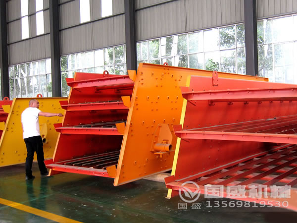 YK圓振動(dòng)篩分機(jī)